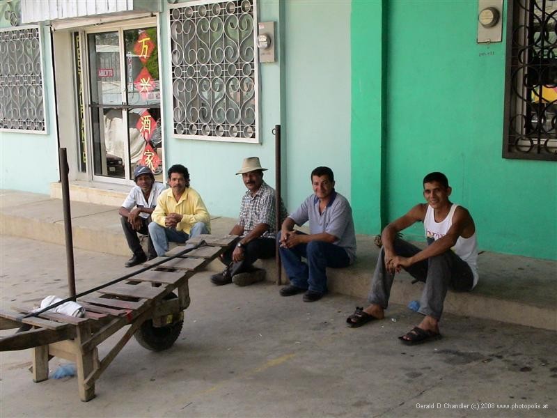 Men waiting, Comayagua