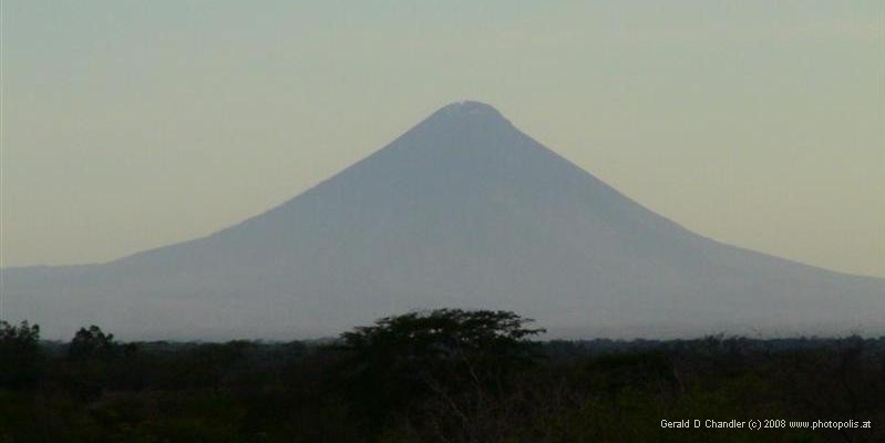 1280 m (4300 ft) Volcan Momotombo, Nicaragua