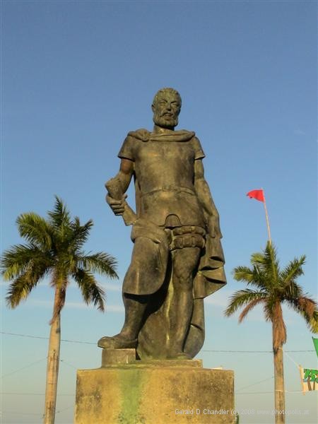 Statue of the founder of Granada