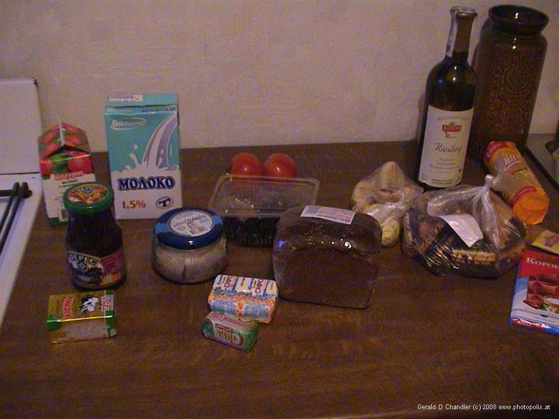 The results of our first shopping expedition<br>
laid out in Larissa's kitchen