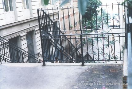 Steps to rue de la Mare