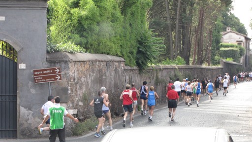 Runners on Appian Way going to Quarto Meglio