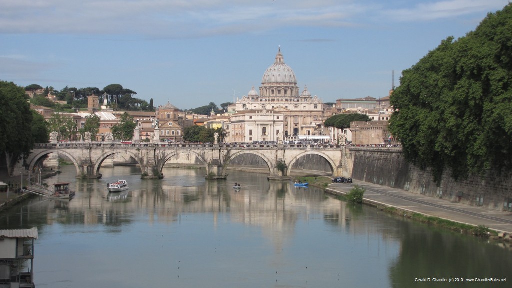 Saint Peters basillica seen from the Tiber