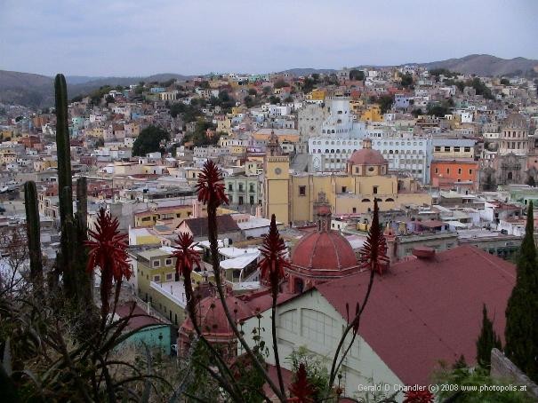 Central Guanajuato seen from path to El Pipala Monument