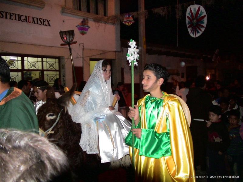 Re-enacting the arrival of Joseph and Mary in Bethlehem