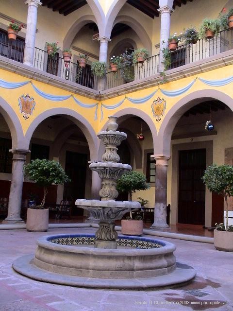 Courtyard,
Hotel Hidalgo,
Queretaro