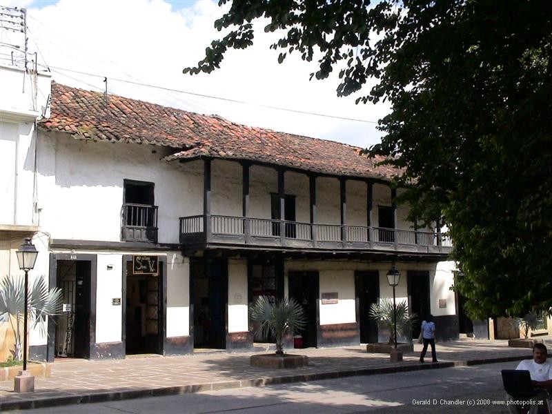 Colonial Building on Square